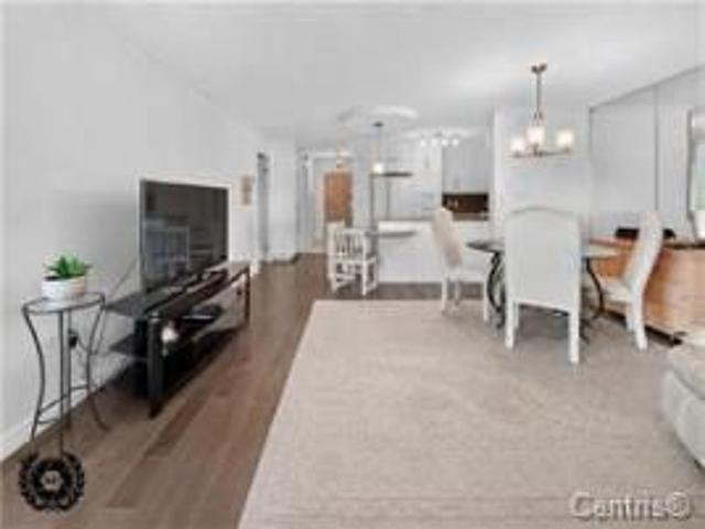 CONDO DE LUXE