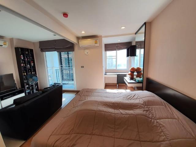 Condo for Sale: Tree Condo Ekamai Only 600 m. from BTS Ekkamai