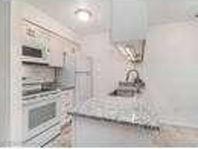 Condo For Rent In Fraser, Michigan