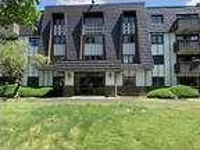 Condo For Rent In Lake Bluff, Illinois