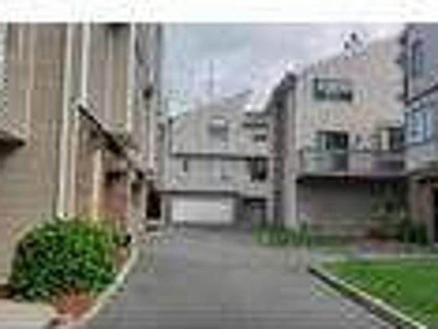 Condo For Rent In Palisades Park, New Jersey