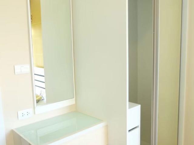 Condo for Rent: Metro Luxe Rama 4