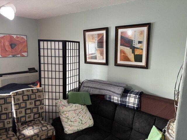 condo Framingham MA ES105418554