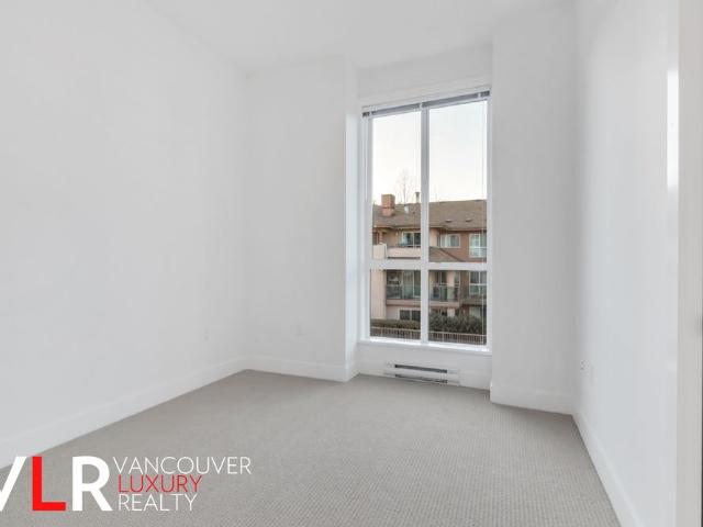 Condo in Surrey, BC