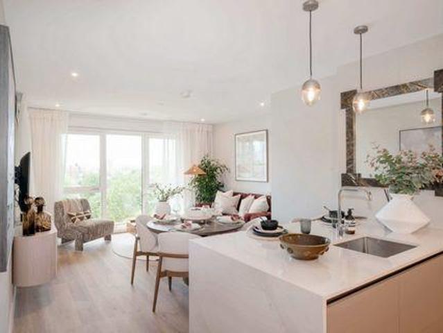Condo London England 99839552