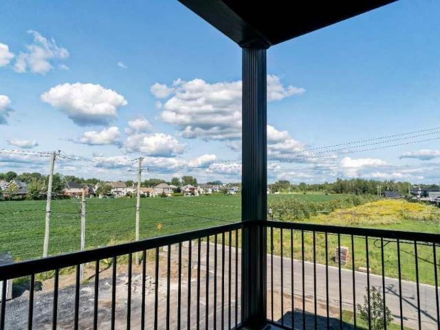 Condo locatif moderne 2 chambres – Plafonds 9 pieds et ascenseur!