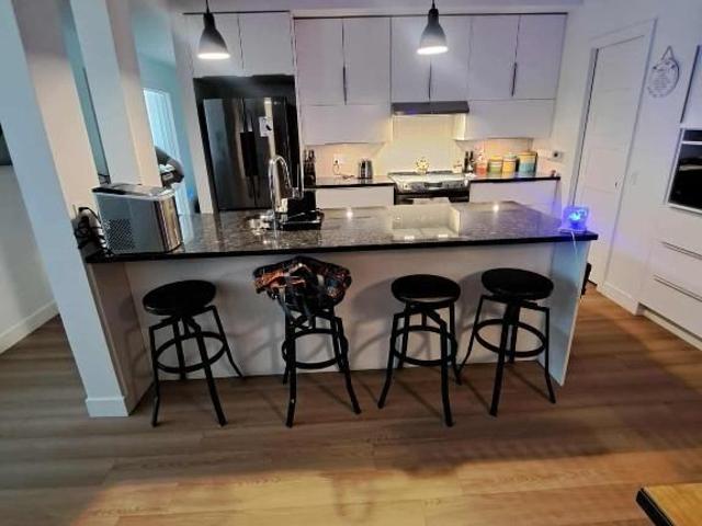 Condo Locatif 4 1/2 + 1417 pi2 à louer à Lévis