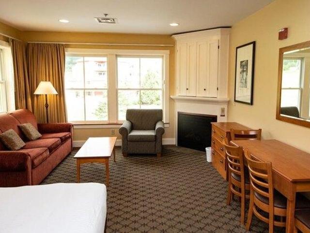 condo Ludlow VT ES104870349