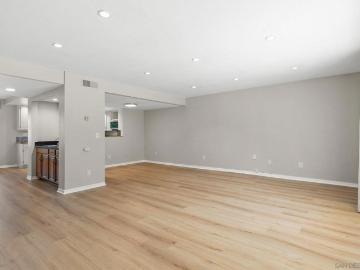 835 E Ave B