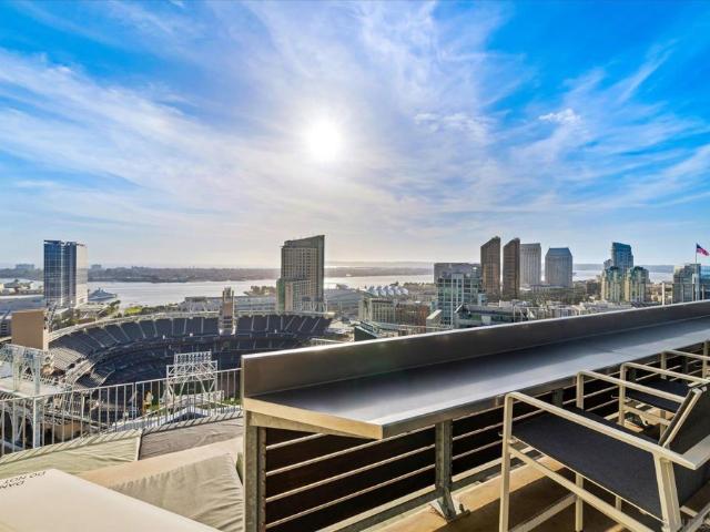 321 10th Ave 207