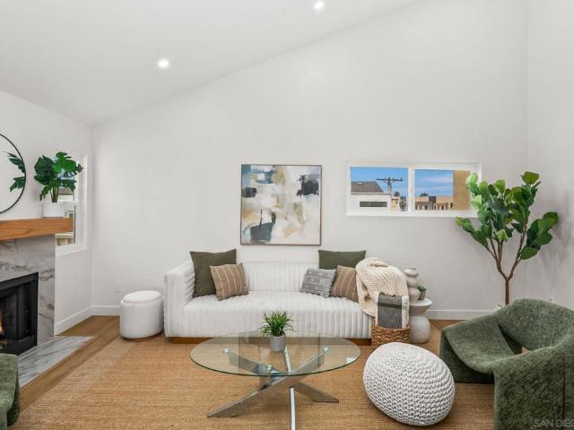 152 Evergreen Ave 4
