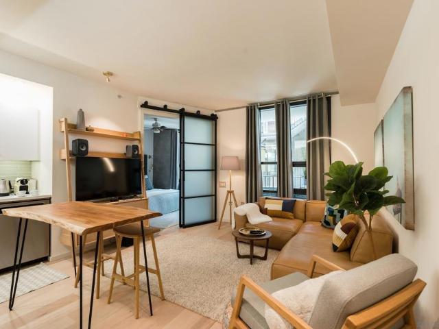 350 11th Ave 418