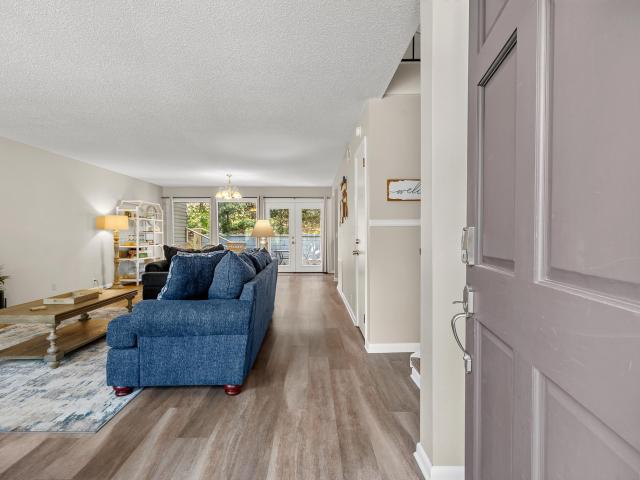 18 Troza Lane