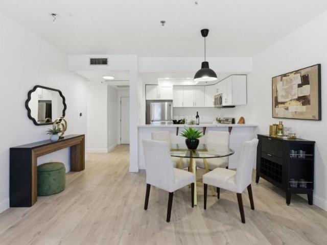 411 Park Avenue 225