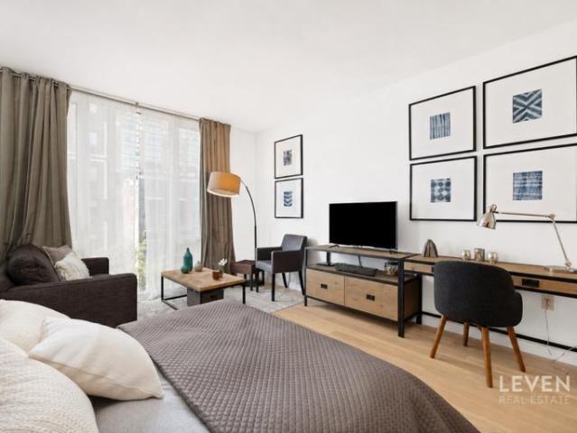 condo New York NY ES103016112