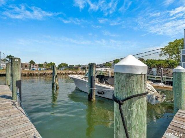 condo Stonington CT ES105628931