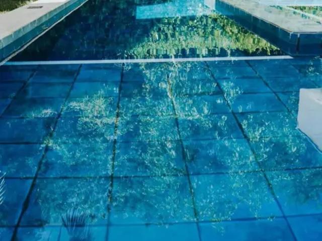Condomínio Quinta das Lagoas Imóvel para venda possui 467 metros quadrados com 8 quartos
