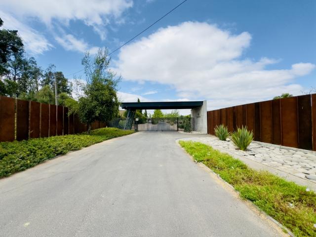 CONDOMINOO JUNQUILLAR PARCELA DE AGRADO