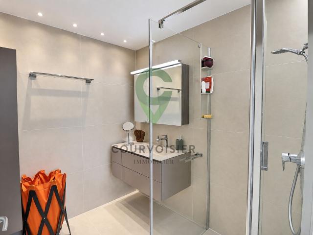 Condominium apartment with 4.5 rooms on sale in zone 105 m² | dreamo. Ch
