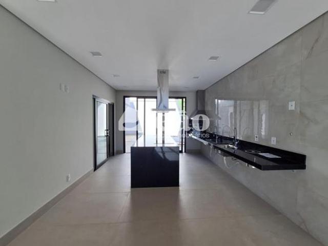Condomínio Mont Alcino Casa Térrea Moderna com Piscina no Condominio Mont Alcino / Valinhos