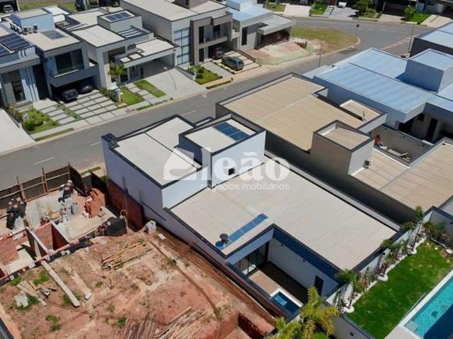 Condomínio Mont Alcino Casa Térrea à Venda com Piscina, 3 Suítes e Espaço Gourmet – Alto Padrão