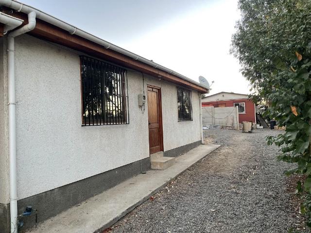 Cond. en venta, incluye 3 viviendas, facilidades