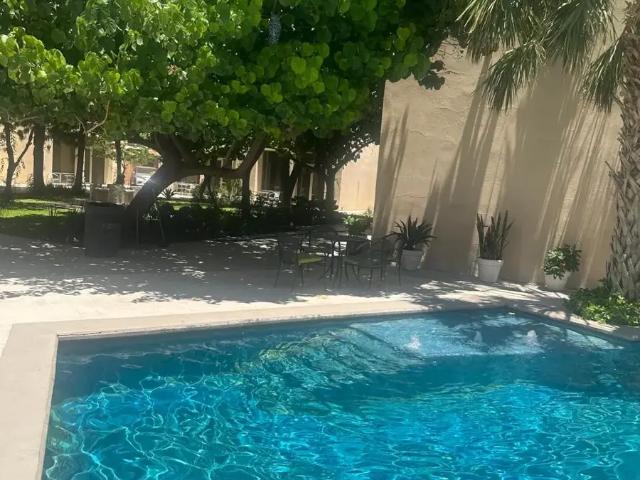 Condominio amueblado con alberca