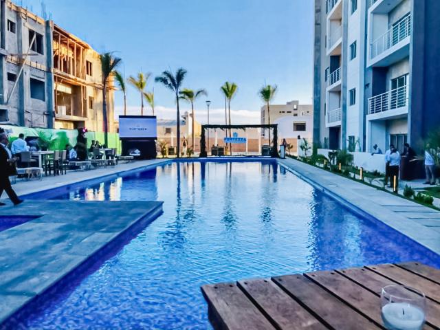 Condominio, cerca de Playa, con Alberca y Elevador