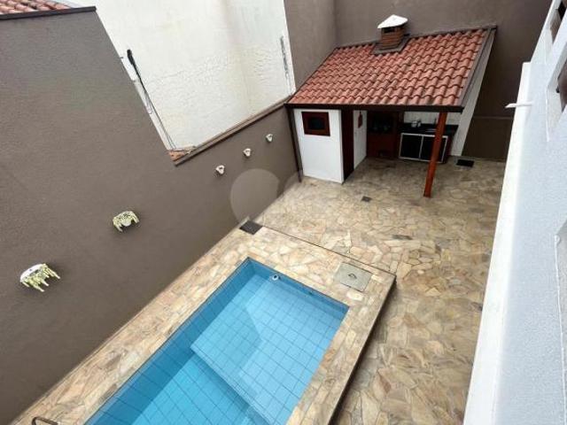 Condomínio com 4 quartos à venda em Jardim das palmeiras SP