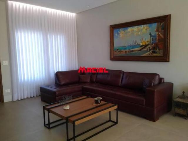 Condominio com conforto e natureza, 3 suites, 5 banheiros, lazer completo, repleta de armarios