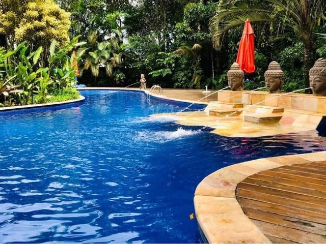 Condomínio com Serviços de Praia em Camburizinho – Conforto, Exclusividade e Lazer Completo