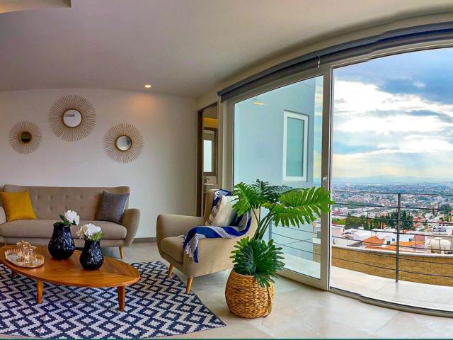 Condominio con amplio jardin, alberca, terraza, pet friendly, en venta Queretaro