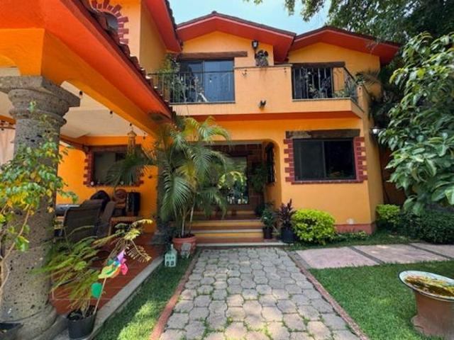 Condominio de cuatro casas