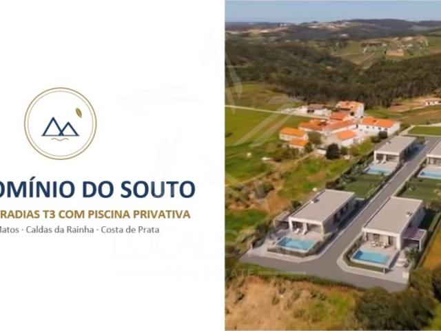 Condomínio do Souto Villa I: Arquitetura Contemporânea, Piscina e Carport Duplo