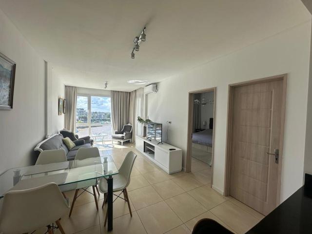 Condominio en esquina amoblado y equipado