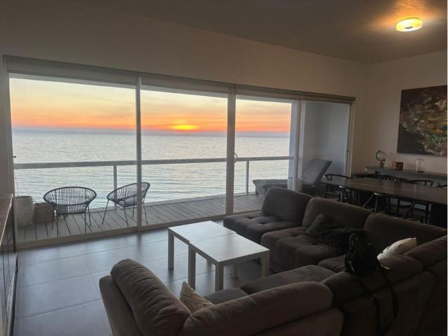 Condominio en RENTA AMUEBLADO Entremar Ensenada B.C