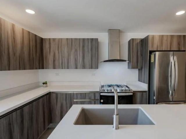 ENHAUSS ZONA DORADA/ 2 REC