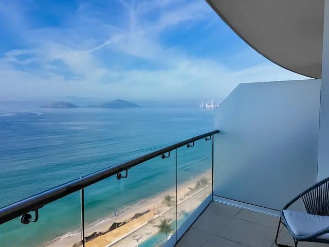 Condominio en venta en Torre Sunset View – Vive frente al mar
