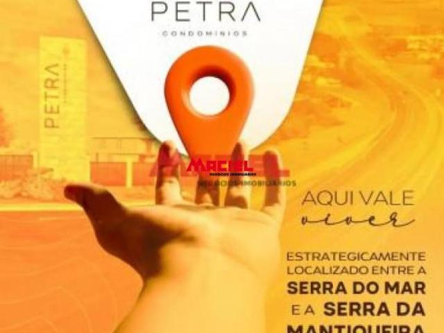 Condomínio Fechado a 20 minutos de SJC Petra Condomínios