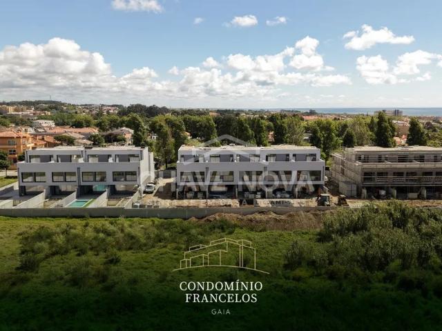 Condomínio Francelos Moradia Geminada