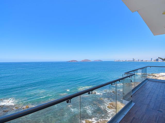 Condominio frente al mar en Boca de cielo