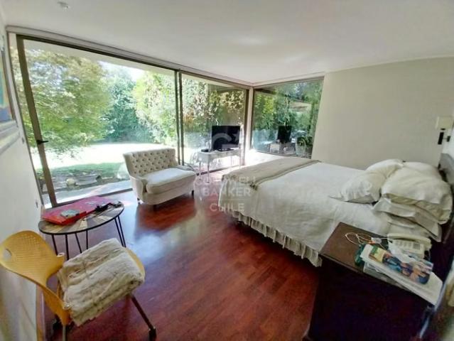 Condominio los Bravos con subterraneo | 6 dormitorios por 24000.00 en Lo Barnechea