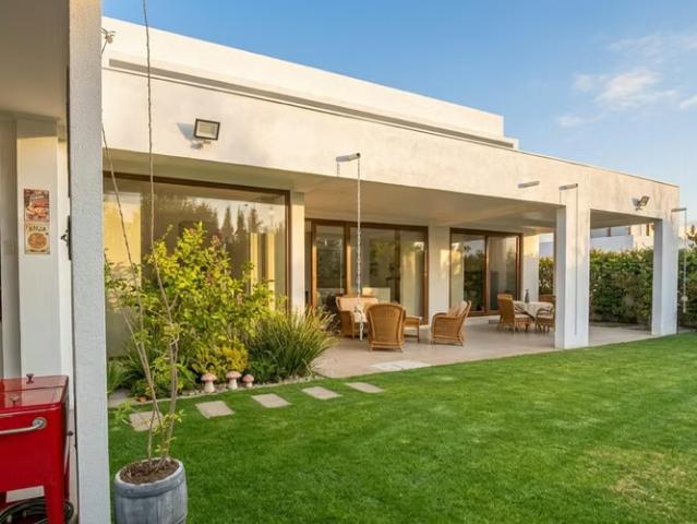 Condominio Quillayes de La Dehesa, Lo Barnechea | 5 dormitorios por 25990.00 en Lo Barnechea