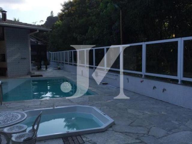 Condomínio Residencial Park Hills Casa de alto padrão de 340m² localizada no Condomínio Park Hills
