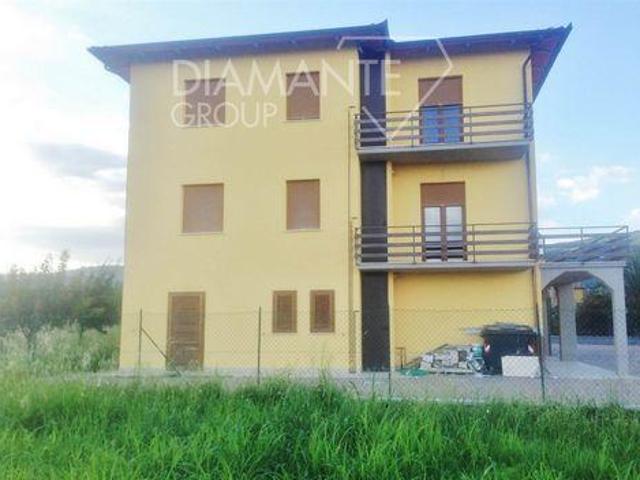 Condominio 2 camere da letto, Tuoro Sul Trasimeno Umbria ES99734738