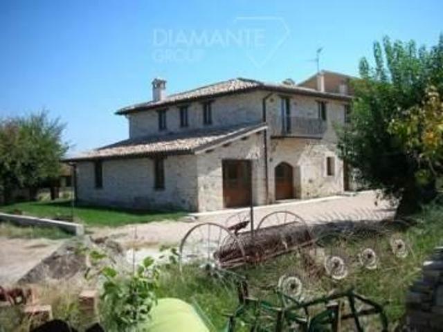 Condominio 8 camere da letto, Castel Ritaldi Umbria DS96331730