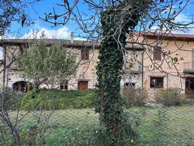 Condominio 8 camere da letto, Castel Ritaldi Umbria ES96331730