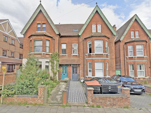 Conduit Road, Bedford MK40, 1 bed flat to rent, £975 pcm | PrimeLocation