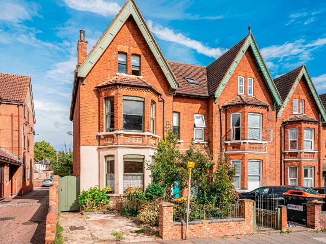 Conduit Road, Bedford MK40, 6 bed semi detached house to rent, £6,933 pcm | PrimeLocation