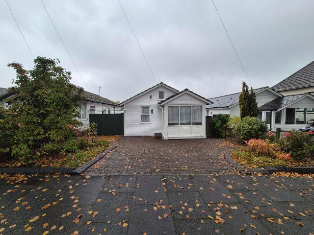 Coney Green Drive, Birmingham B31, 2 bed bungalow to rent, £1,000 pcm | PrimeLocation